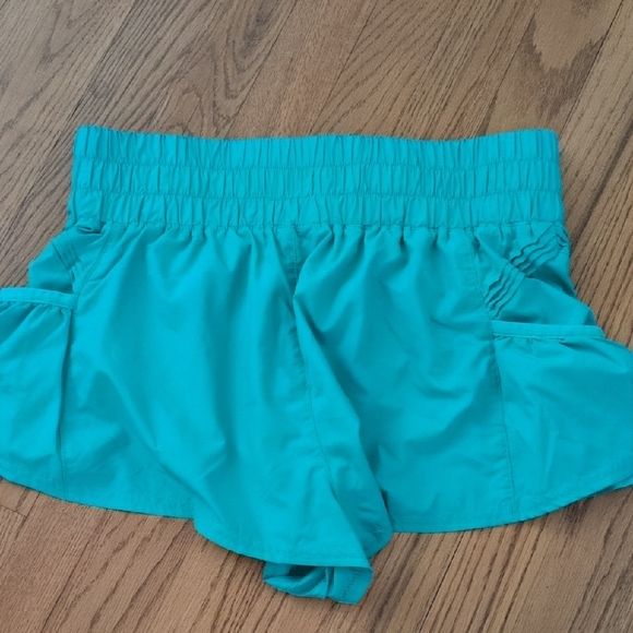 FP Movement by Free People Green Women's Shorts - Picture 4 of 5